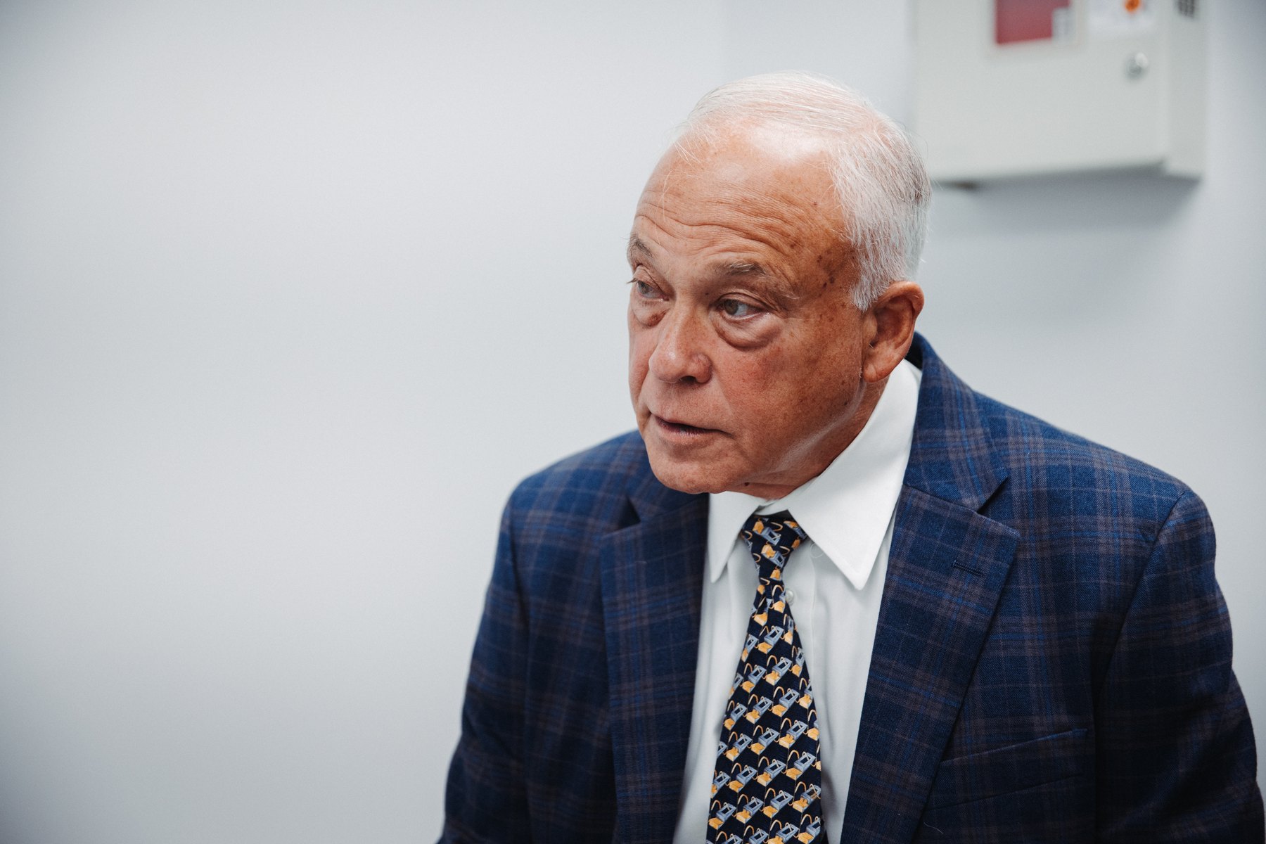 Dr. Kenneth Jaffe, OrthoSports orthopedic oncologist, in an exam room